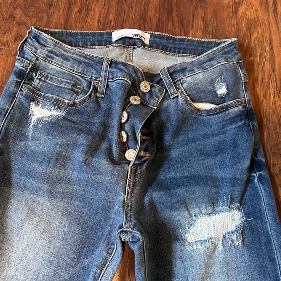 NWOT Vervet Jegging with distressing - size 28 (US size 7) - Picture 7 of 8